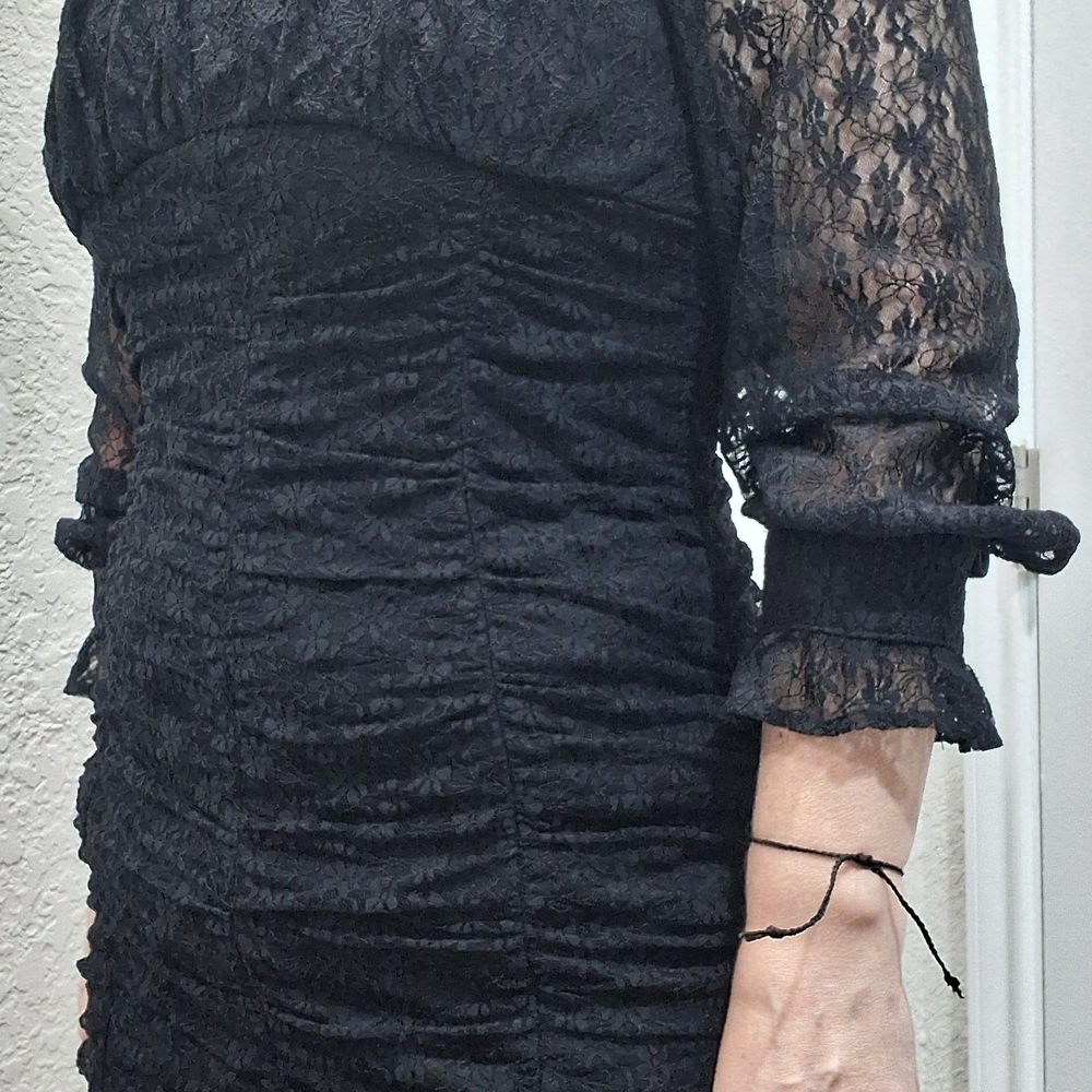 Elegant Black Lace Dress - Picture 2 of 5